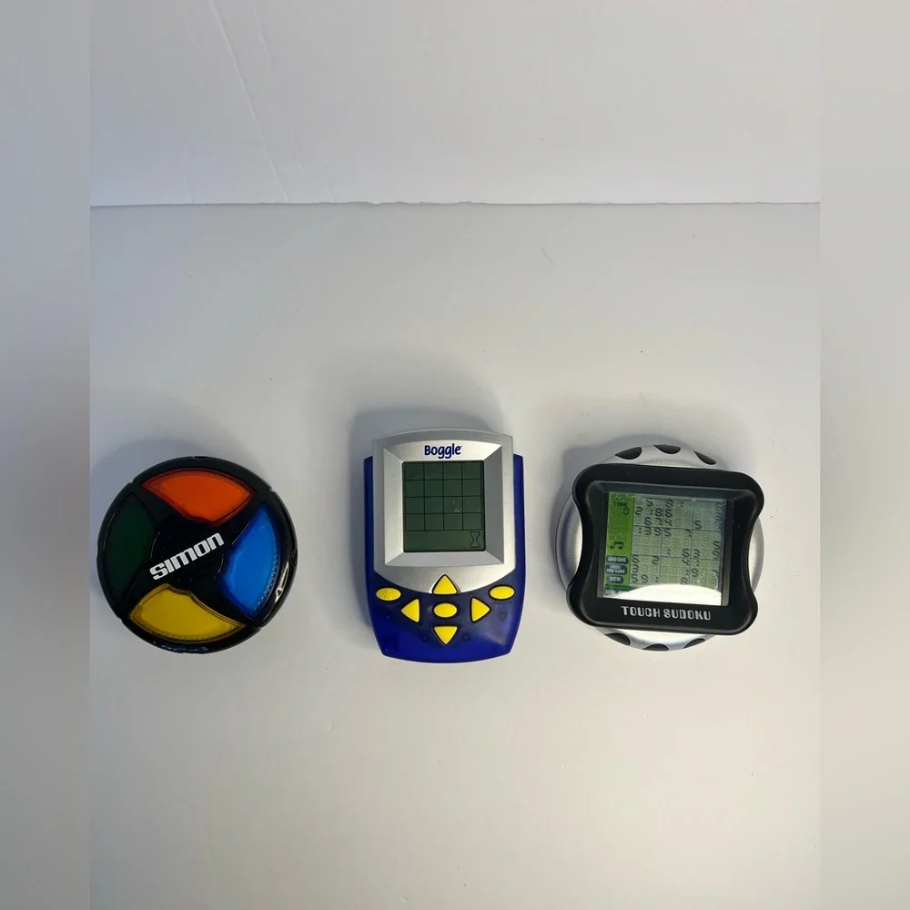 Suduko Puzzles, Boggle and Simon Handheld Travel Games Lot‎ Of 3.